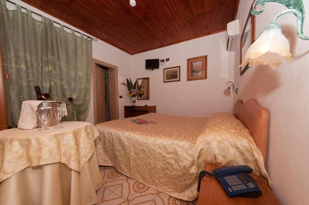 Hotel Villa Franca Forio  Ruang foto