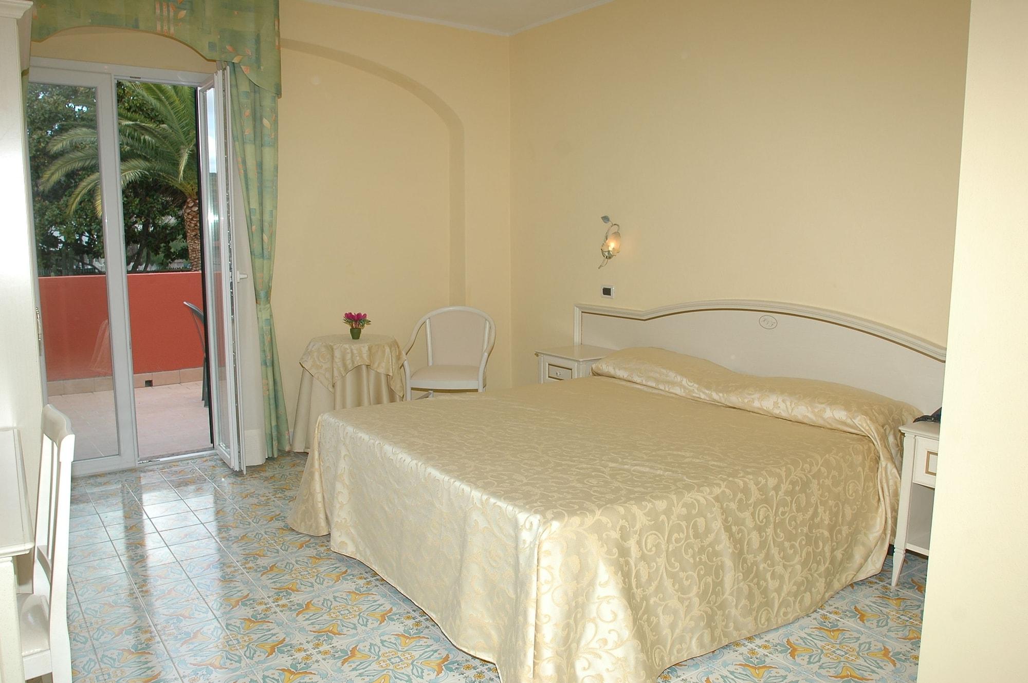 Hotel Villa Franca Forio  Bagian luar foto