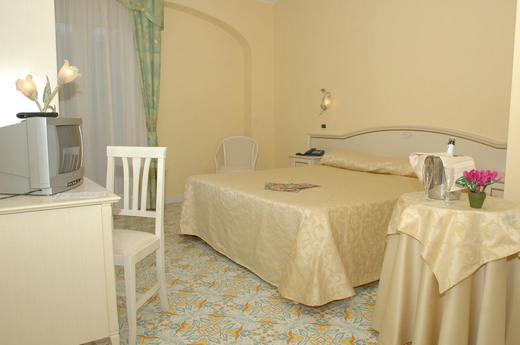 Hotel Villa Franca Forio  Bagian luar foto